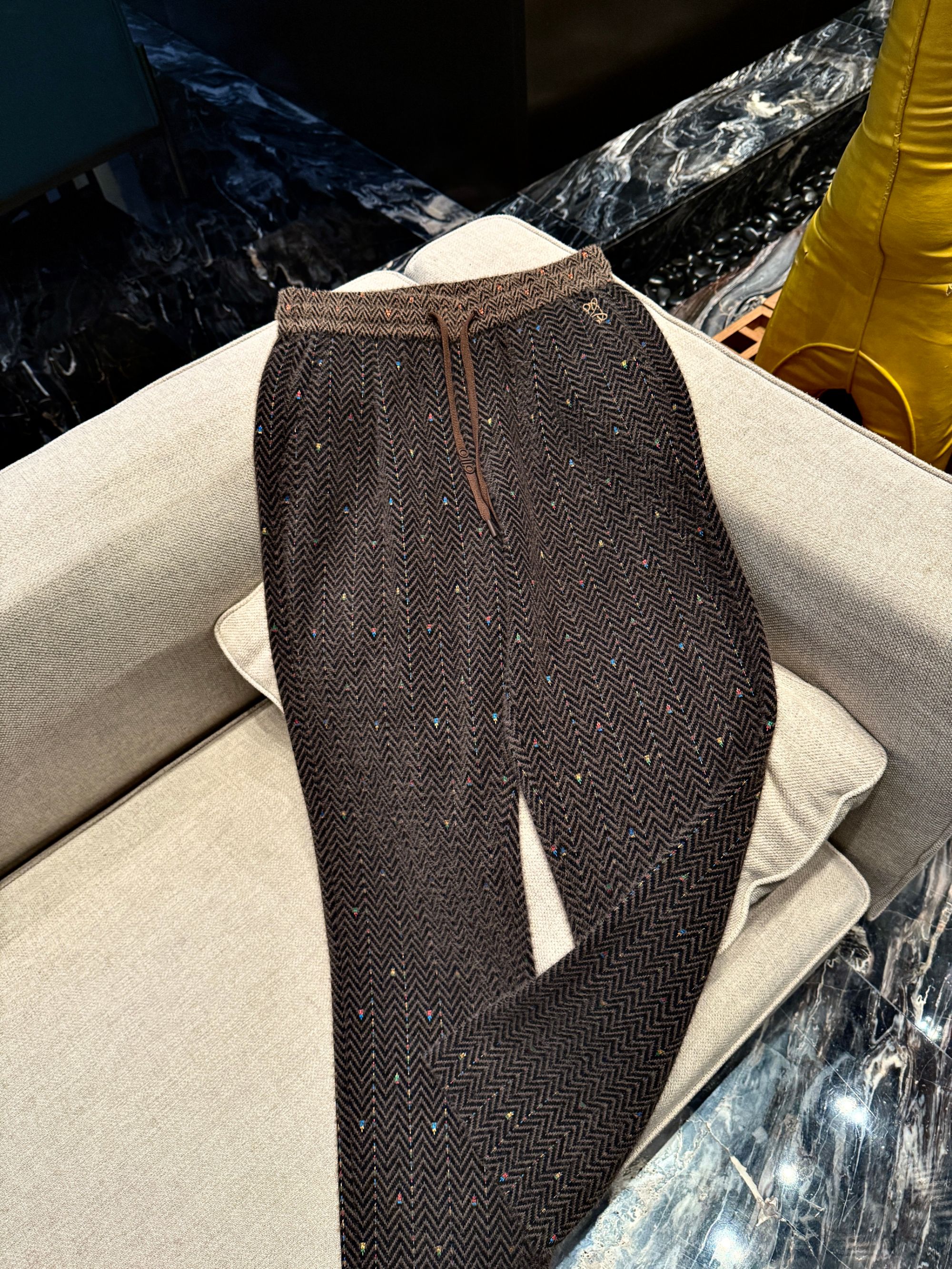 【七彩人字绒面】秋冬软糯轻奢高端宽松舒适垂感高级感休闲裤男5838