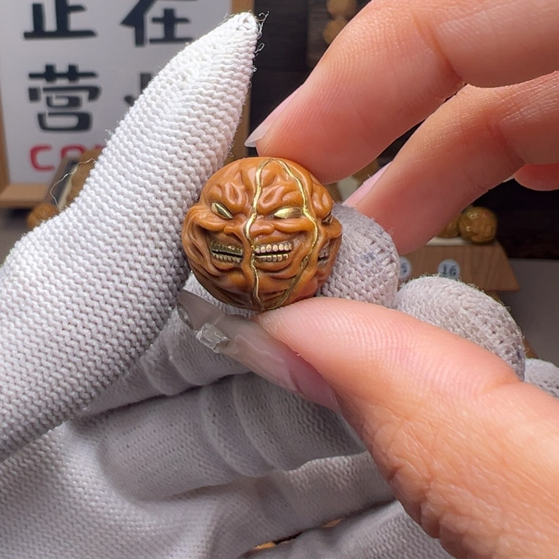 文玩核桃把件镶嵌款一念心魔18左右尺寸全品有正常封口线