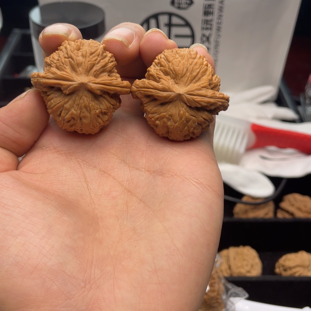 文玩核桃把件球白 201