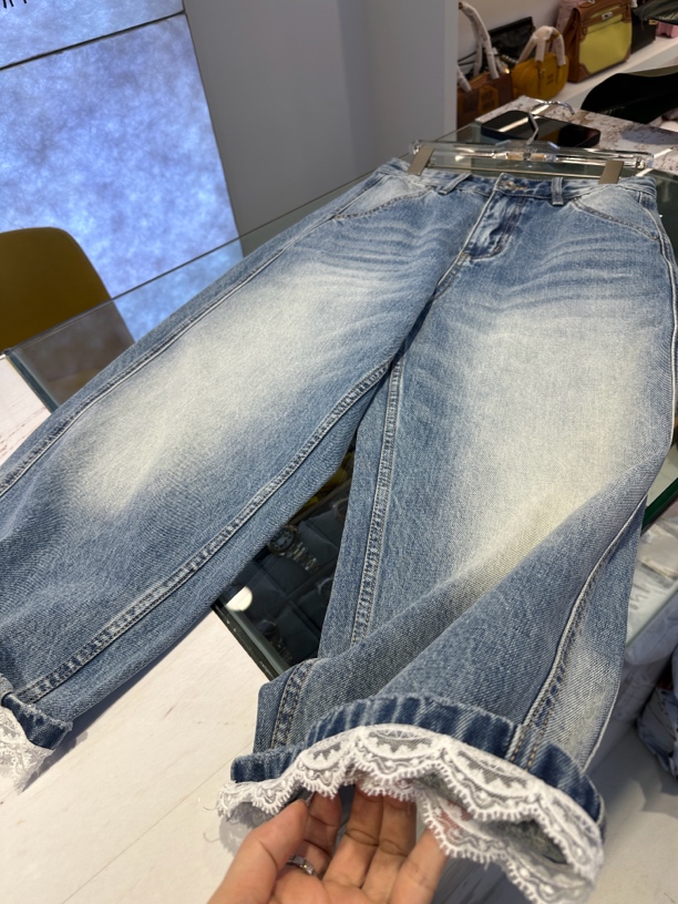 2025拼接蕾丝花边设计八分牛仔裤时尚显瘦高腰哈伦裤