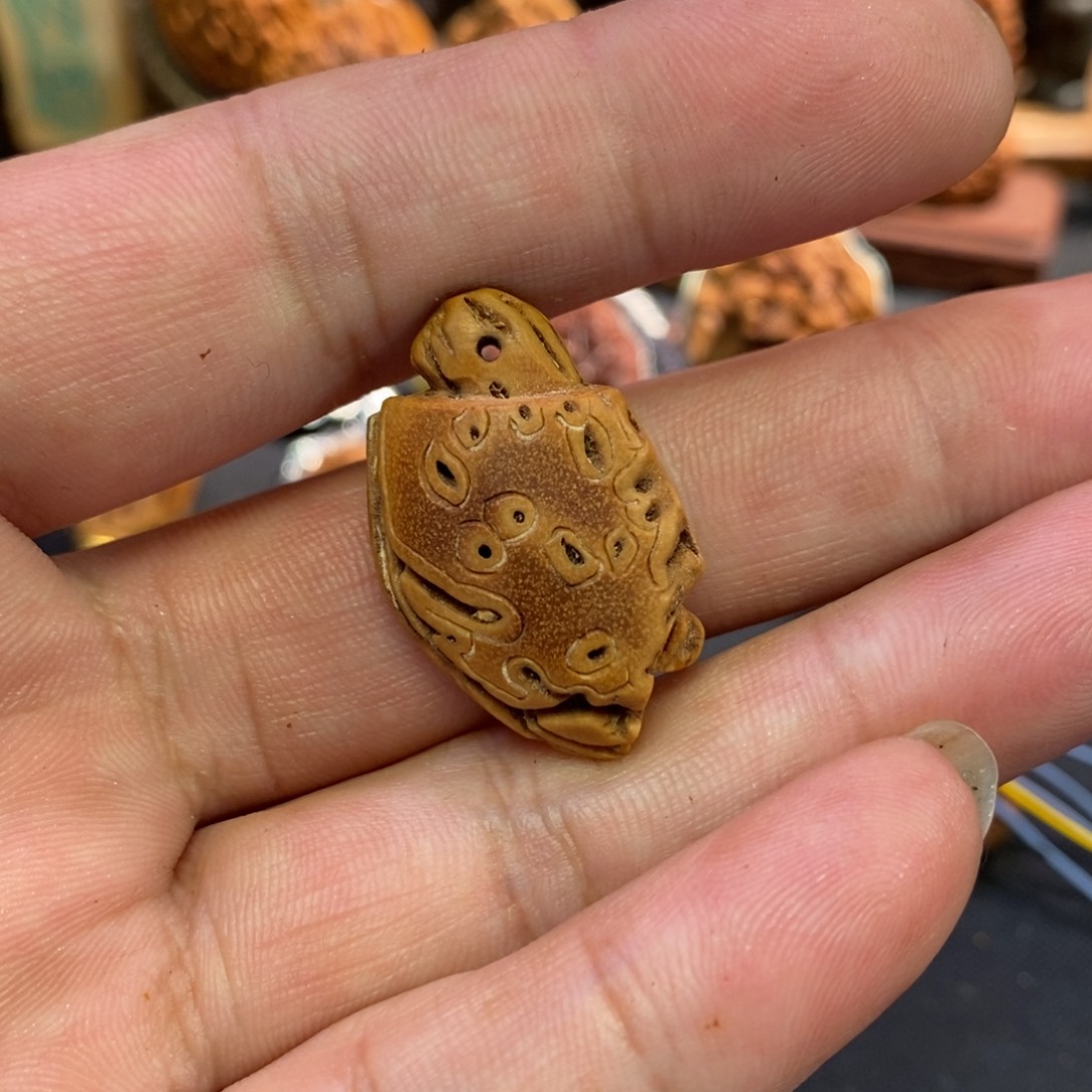 福利福到潍坊核雕桃核雕刻