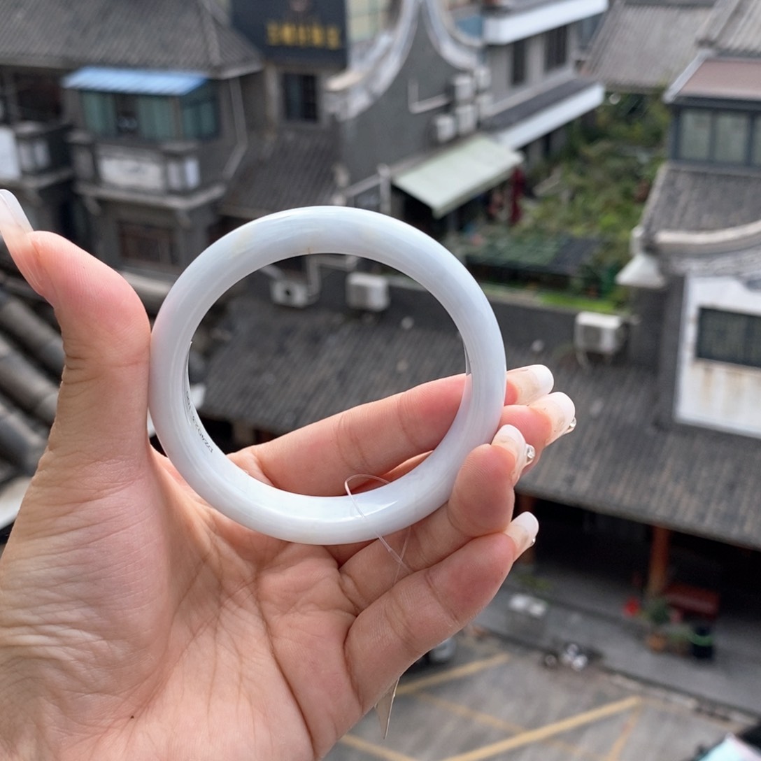 翡翠手镯未镶嵌58圈口