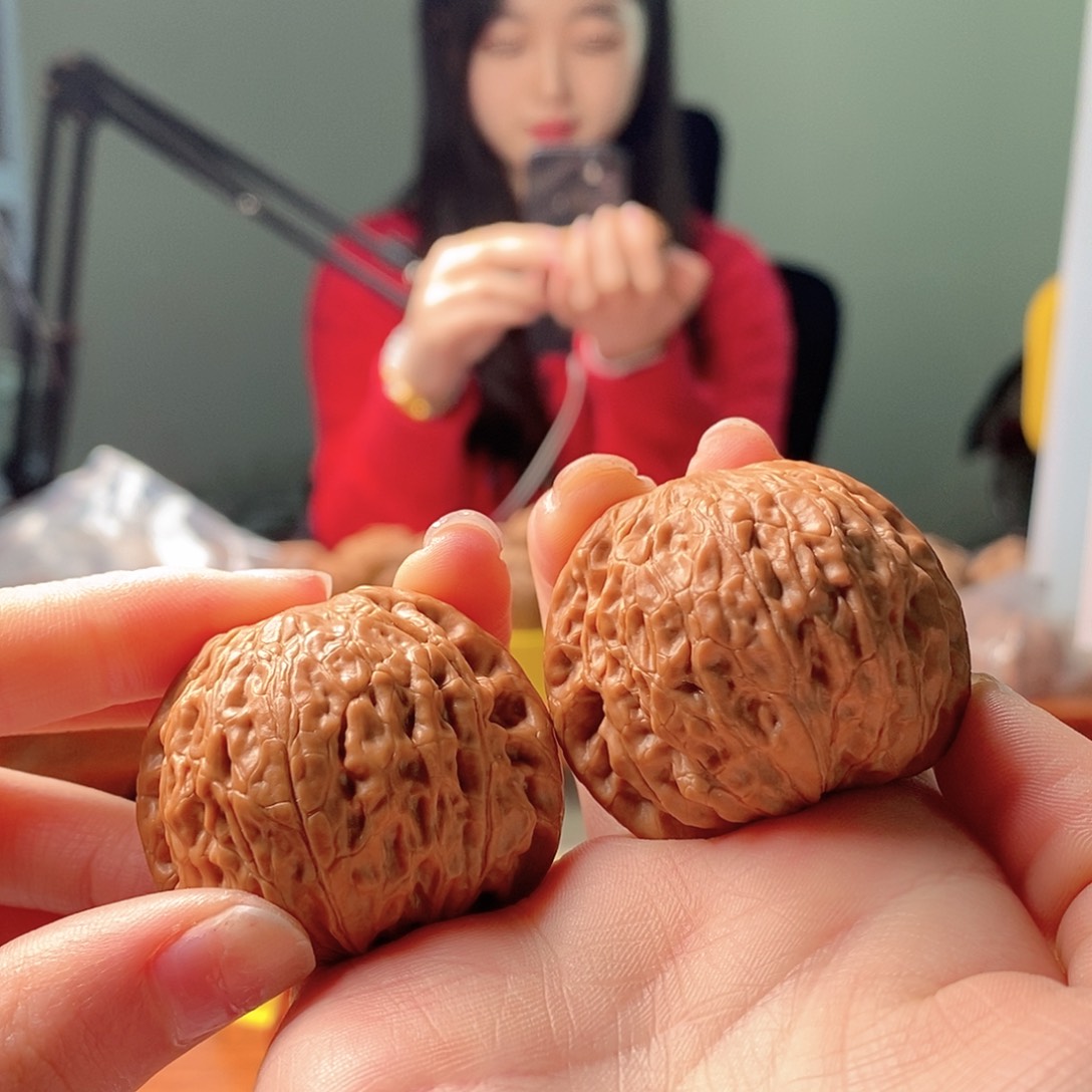 文玩核桃吊坠42铁锤