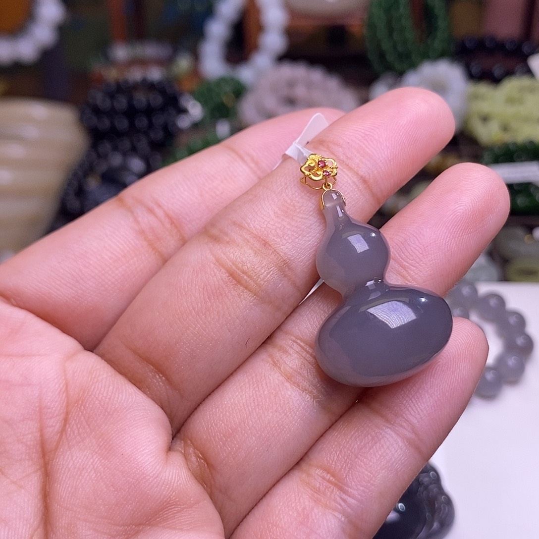 和田玉未镶嵌颈饰浓烟紫老矿料收藏金镶葫芦