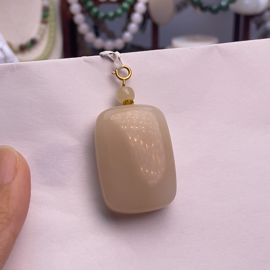 和田玉清货熟藕粉无事牌吊坠金镶未镶嵌