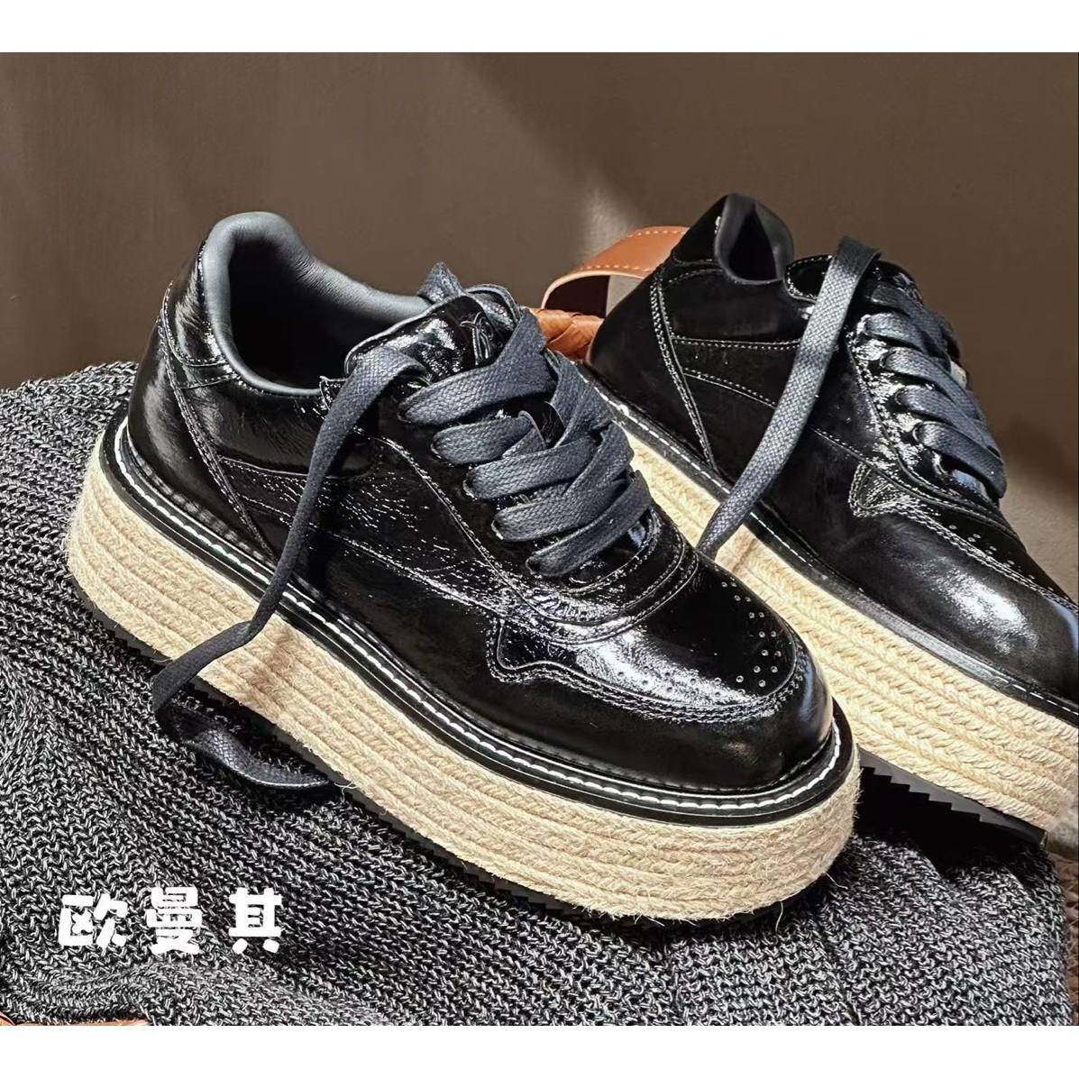 现货A4｜真皮羊里垫休闲鞋女鞋｜标准尺码｜28123-1