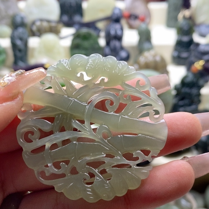 和田玉颈饰未镶嵌