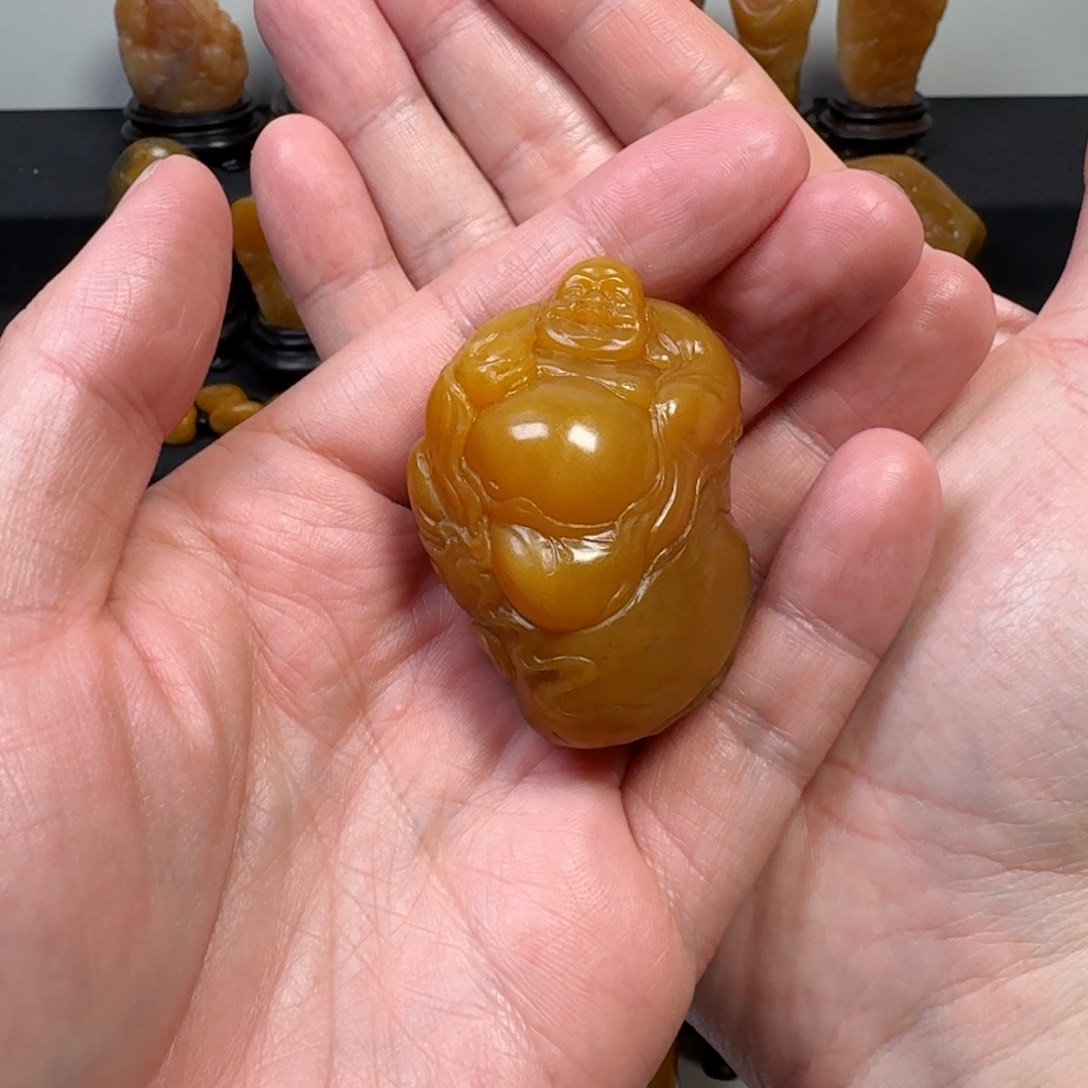 田黄石昆*68克田黄摆件