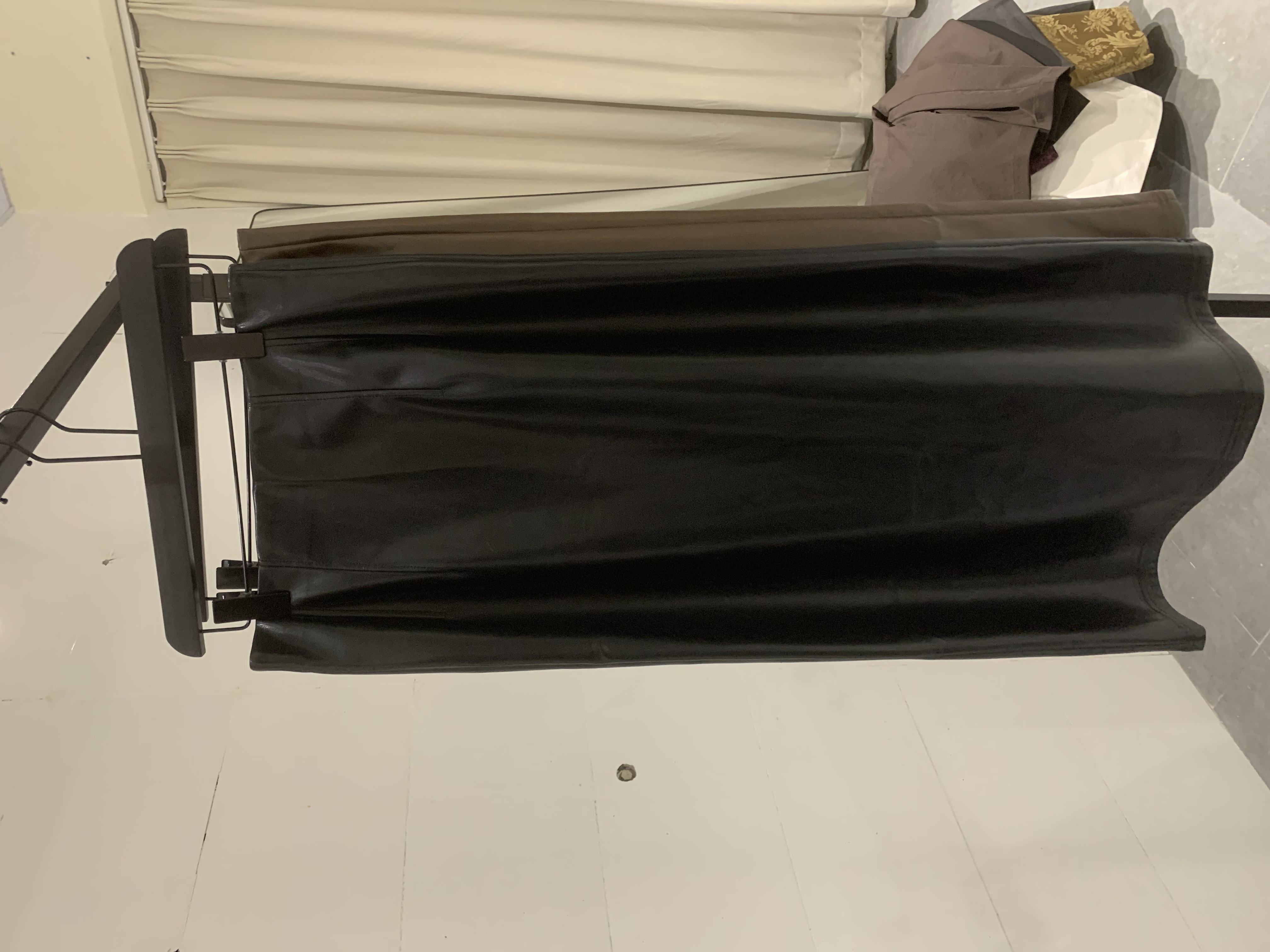 260897皮裙显瘦时尚百搭气质通勤出行纯色女装