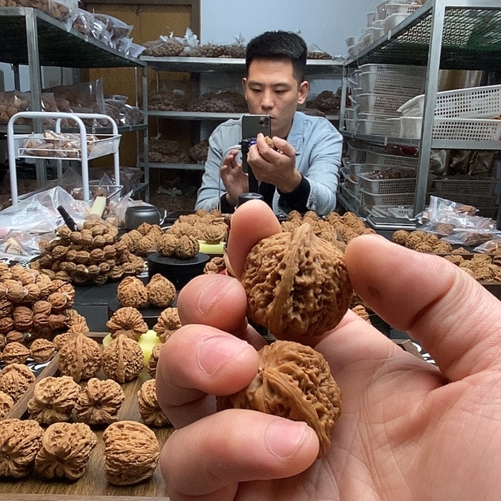 1***。大叶紫檀（黑酸枝木类）南疆