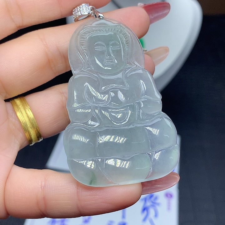 翡翠吊坠(赠链)未镶嵌