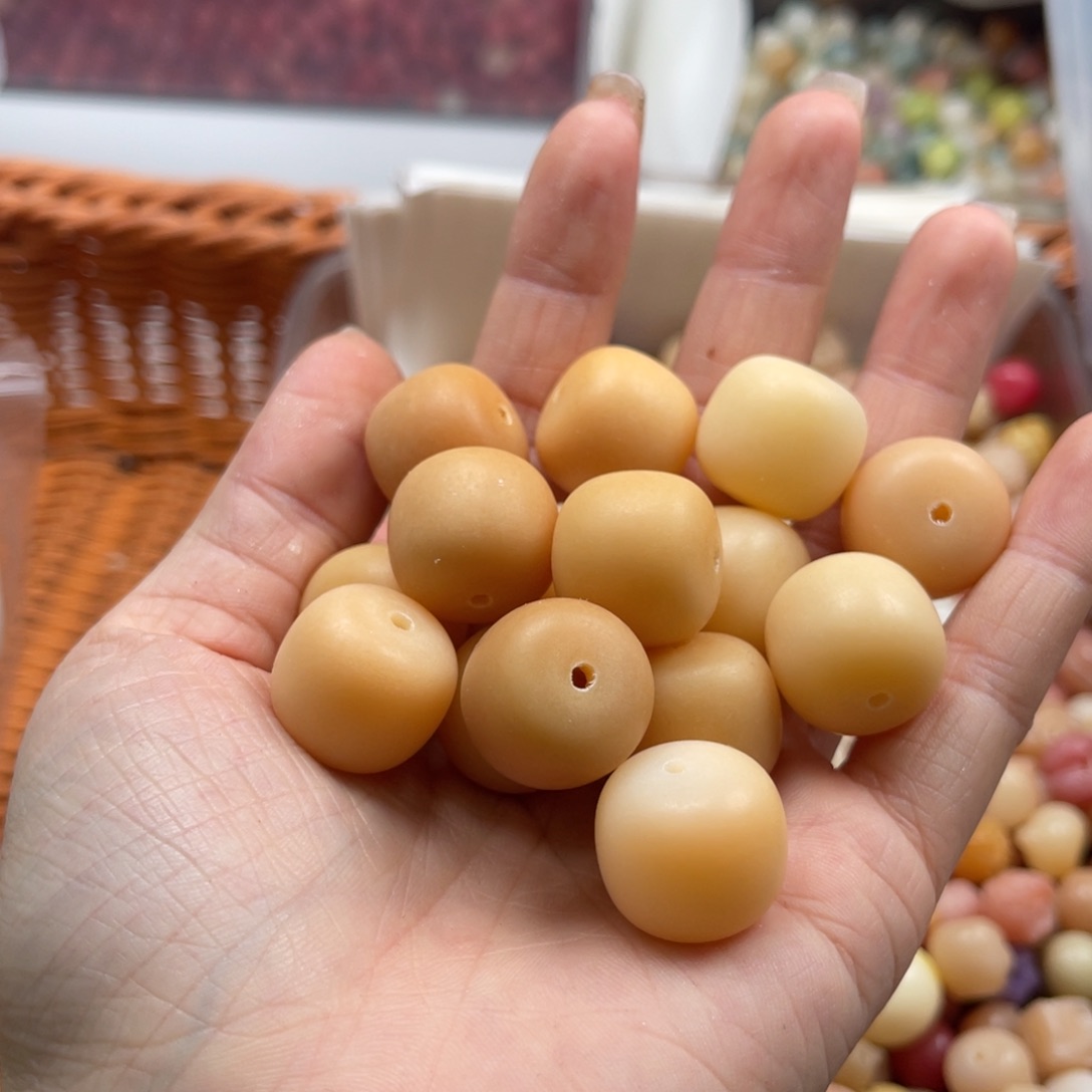 吊坠白玉菩提p x74/18mm/15颗干磨瑕桶