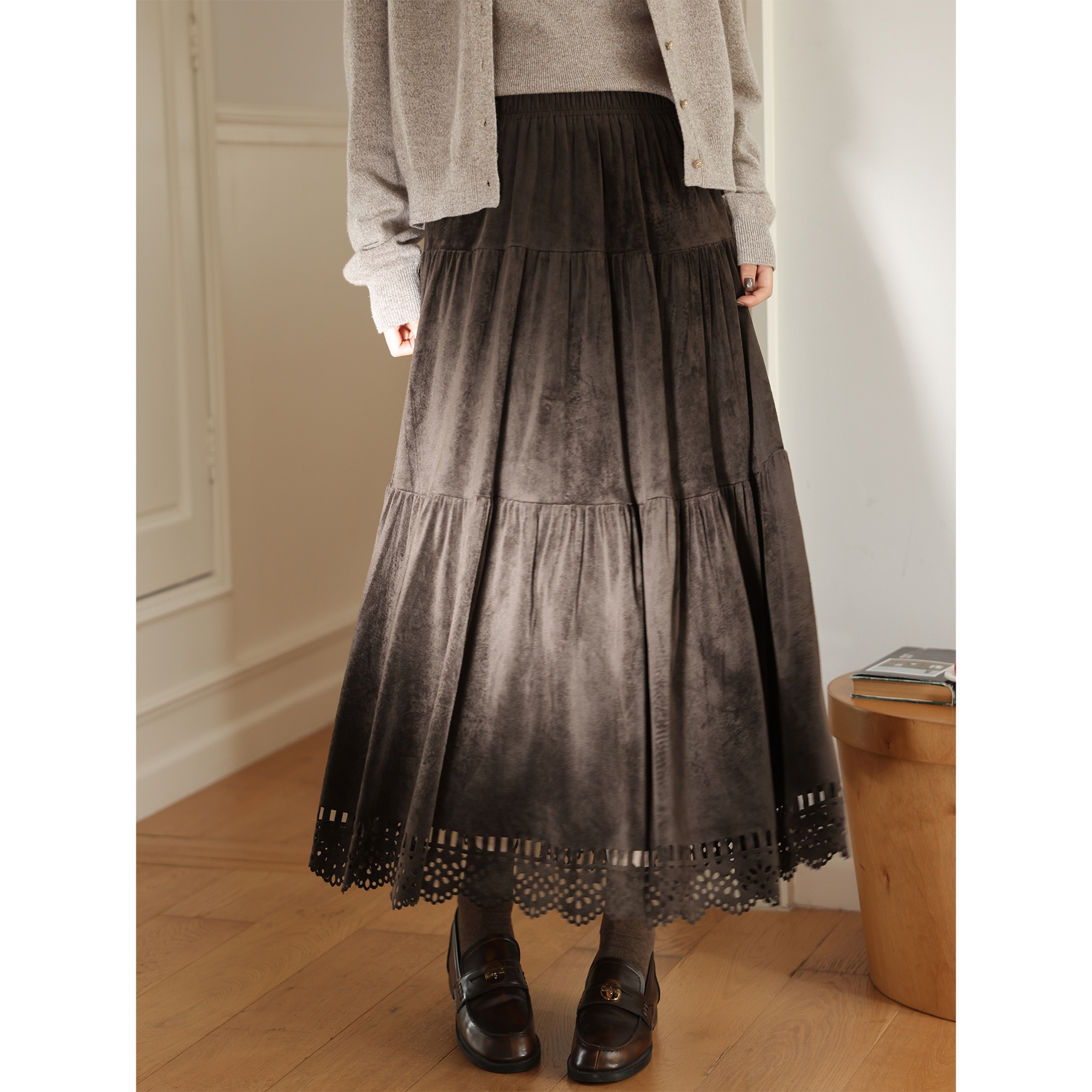 爱蔷薇大码美拉德穿搭咖色丝绒半身裙女秋冬长裙气质裙子GT79198