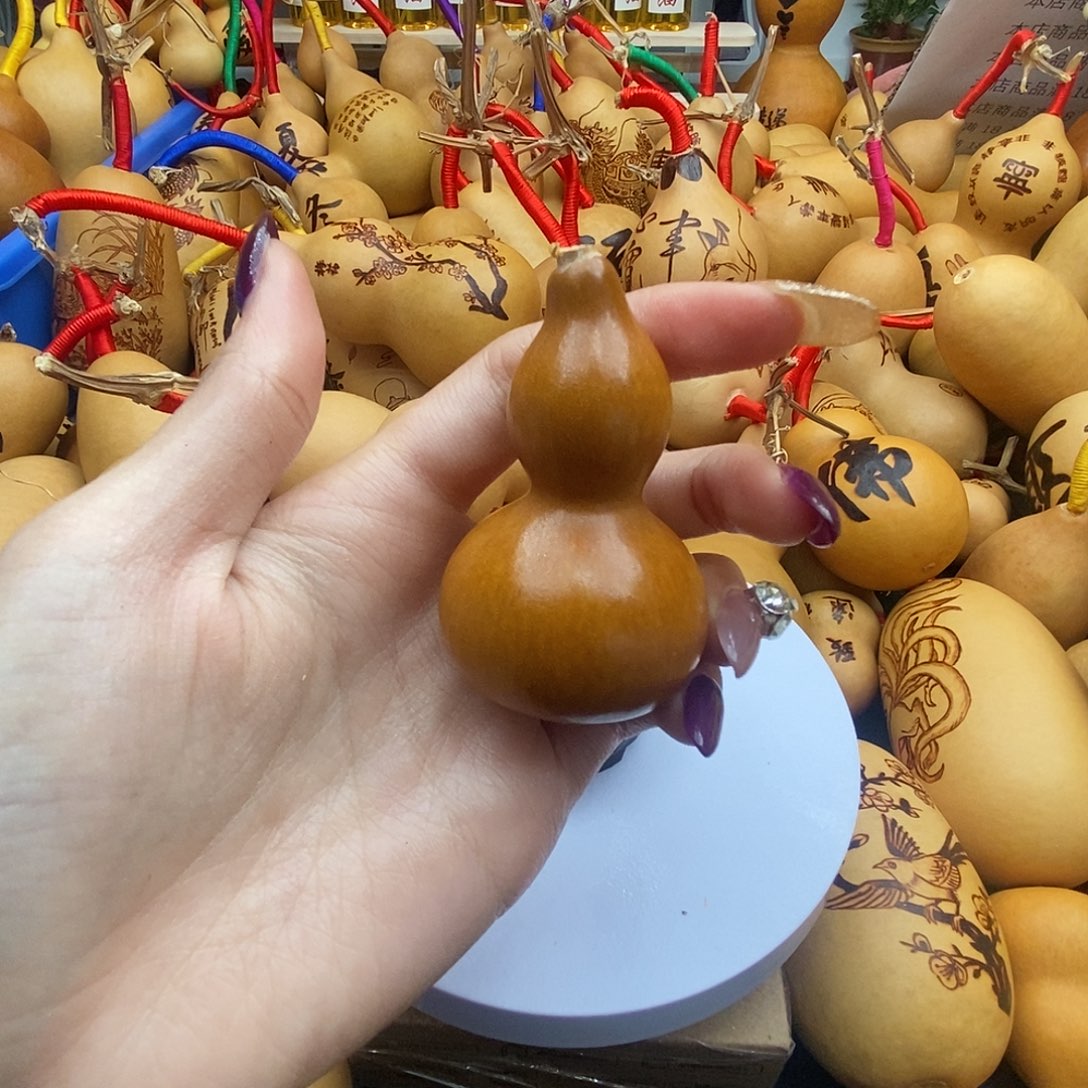 帅***虎香榧木葫芦工艺品