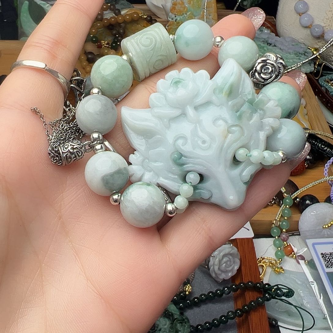 翡翠吊坠(赠链)未镶嵌没****掌吊坠