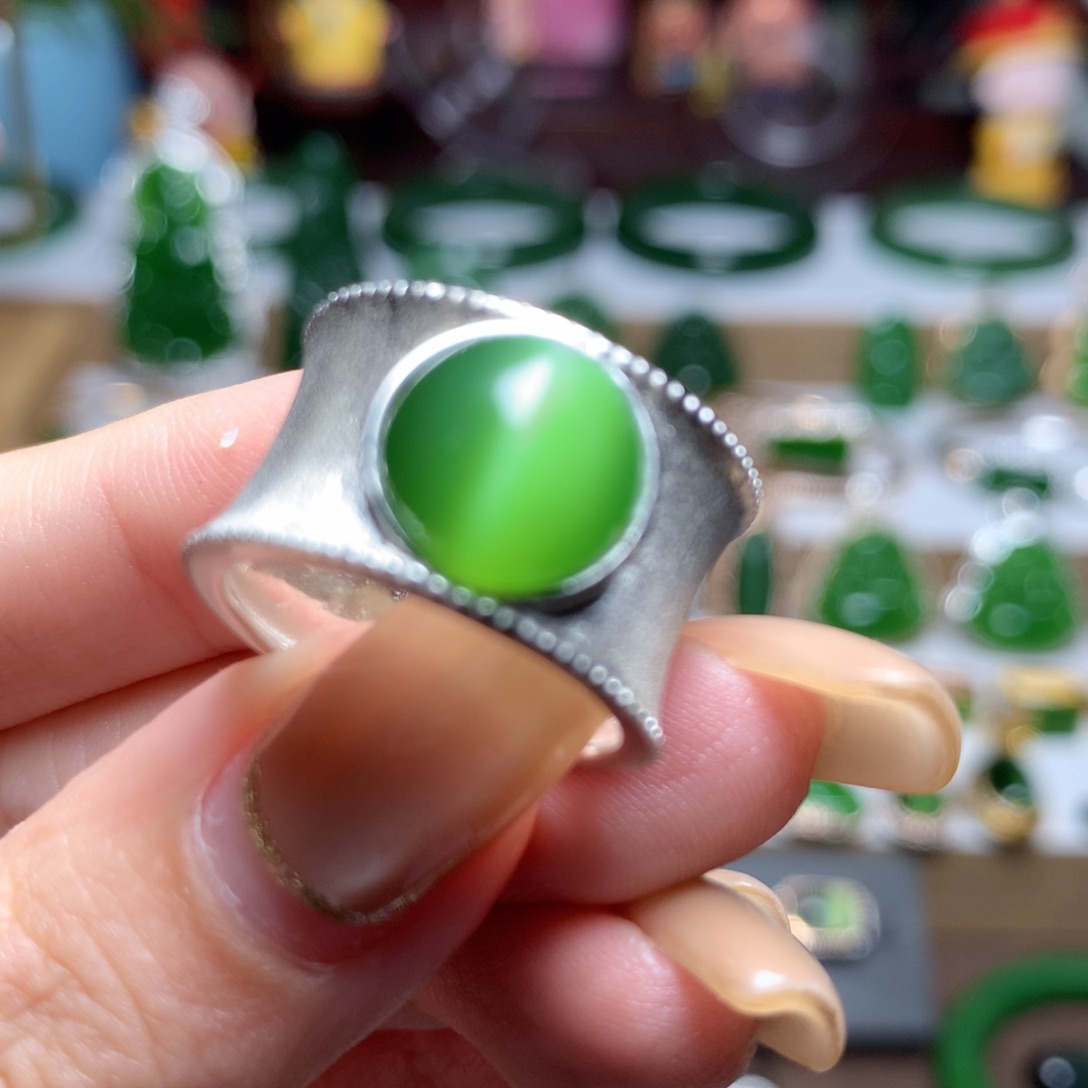 未镶嵌戒指和田玉（碧玉）