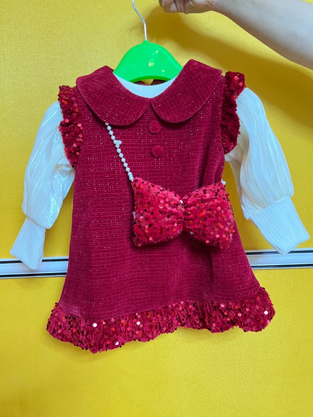 女宝穿的马甲裙可爱风