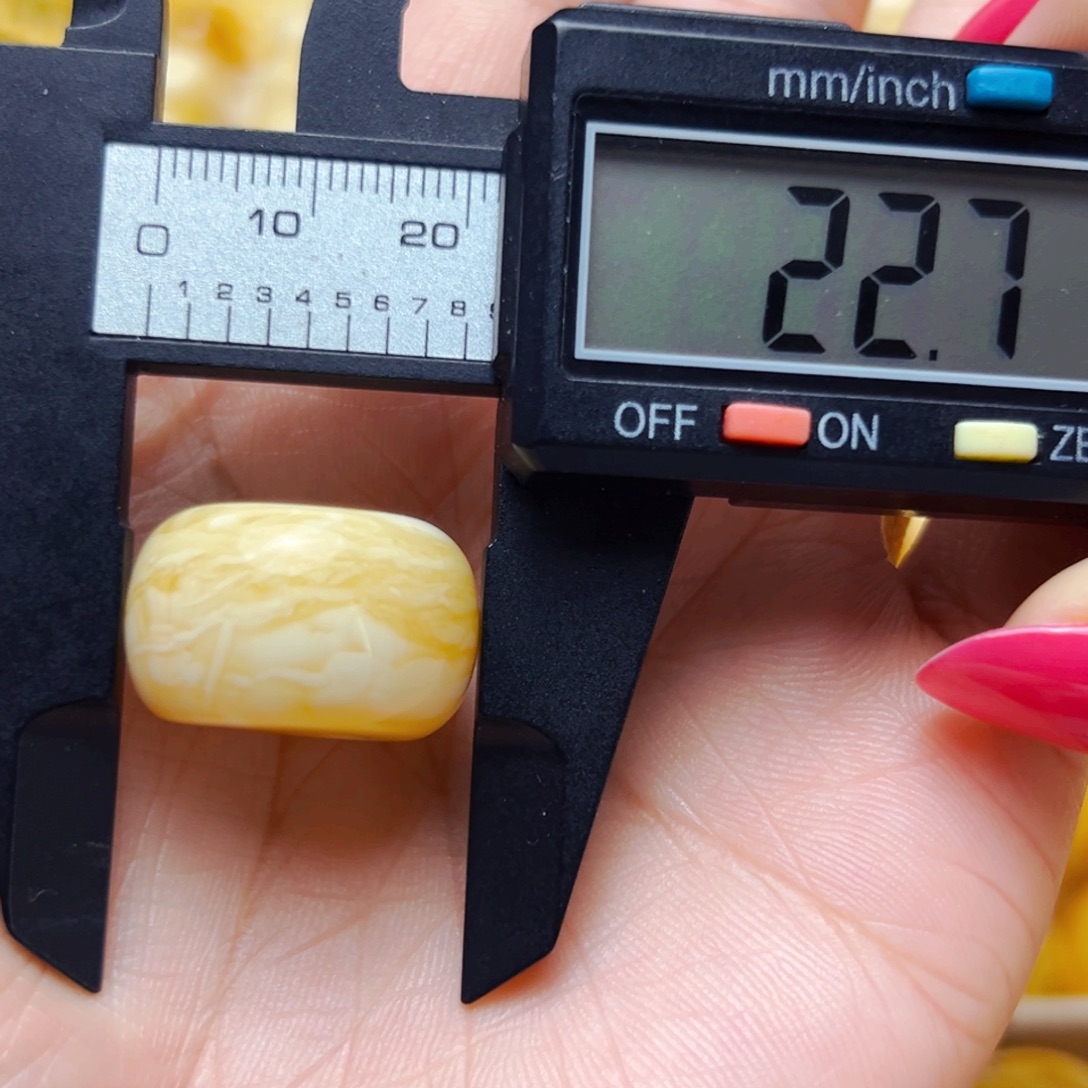 未镶嵌蜜蜡裸石22mm墩子 5.16g