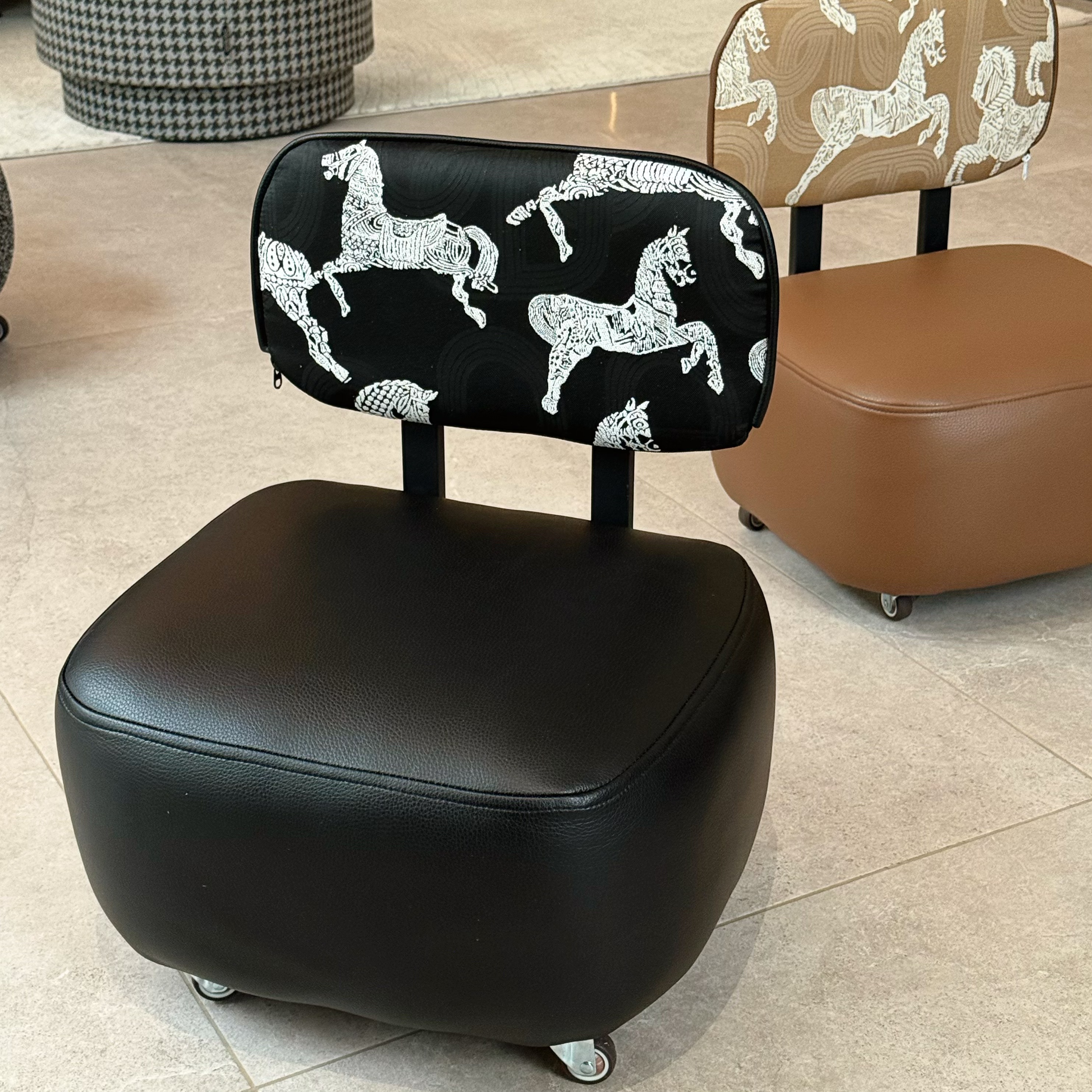 贵族皇家马家用溜溜凳玄关客厅沙发凳万向静音轮旋凳靠背轻奢凳