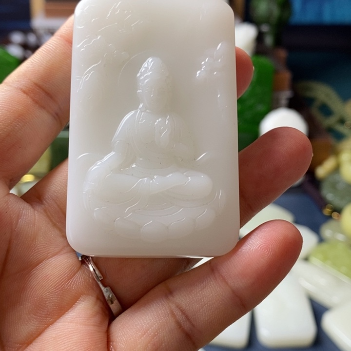 吊坠(赠链)未镶嵌和田玉随*