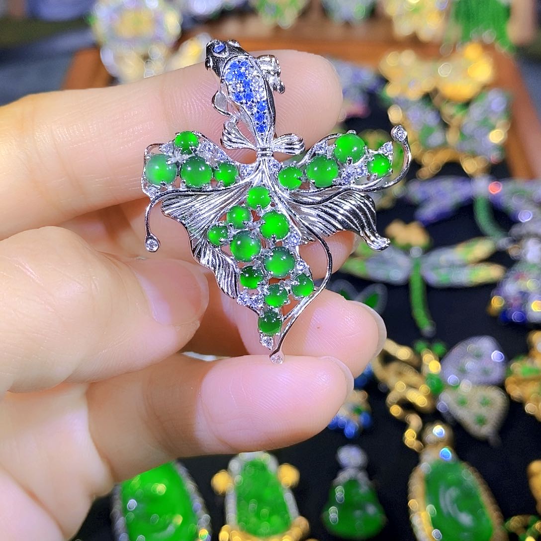 颈饰银S925镶嵌翡翠