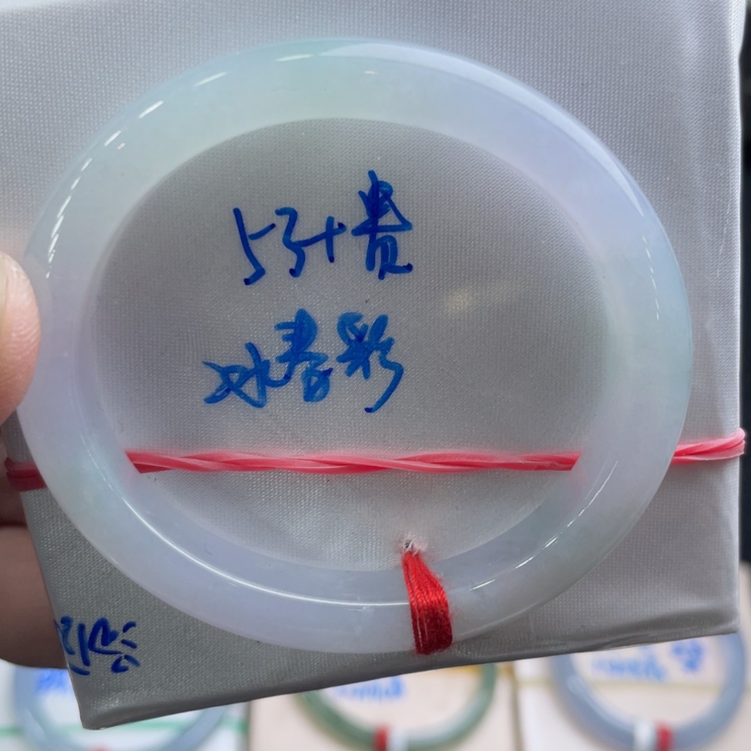 翡翠手镯未镶嵌翡翠手镯