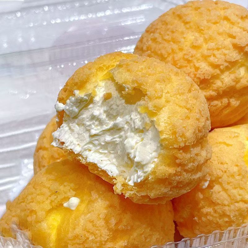 冰淇淋泡芙蛋糕营养早餐面包奶油夹心鲜奶油糕点下午茶休闲小零食