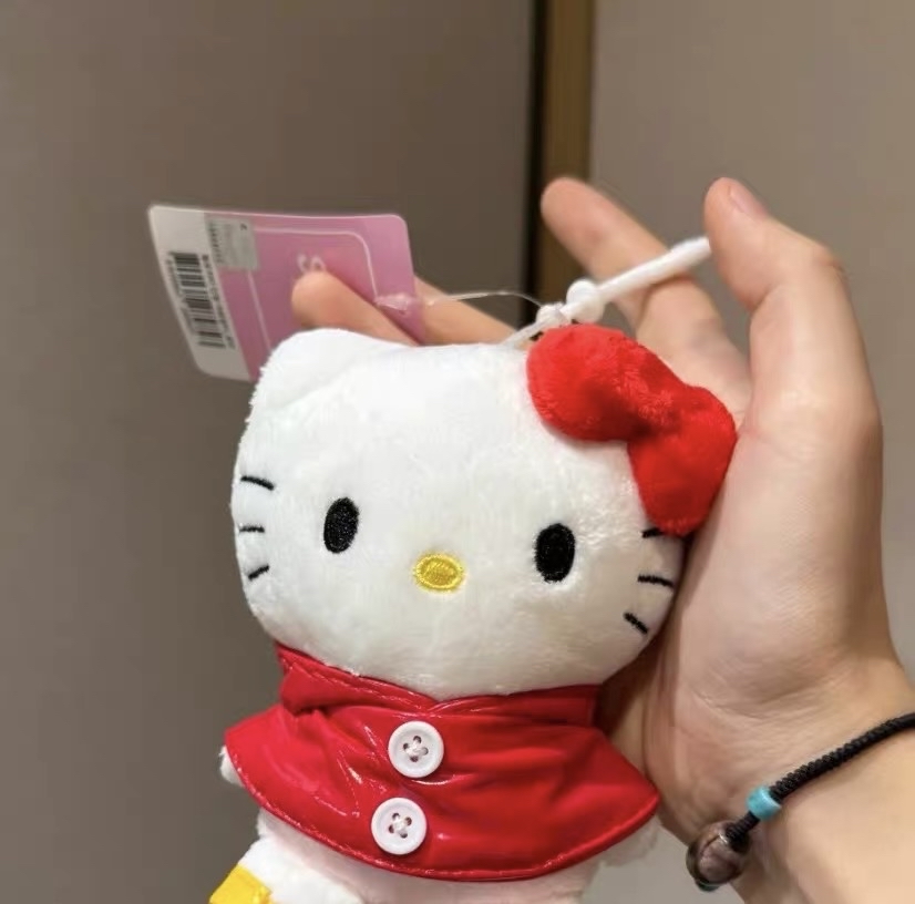 红色雨衣KT玩偶挂件