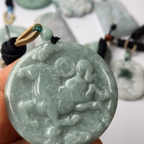 翡翠未镶嵌挂件翡翠