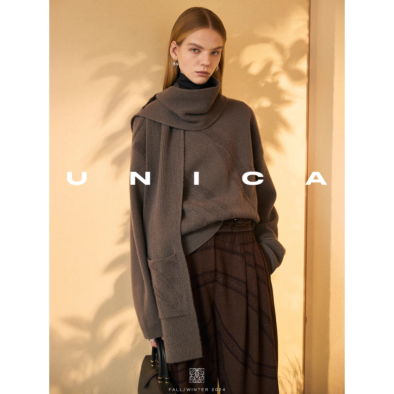 UNICA经典小马图腾立体提花_定针织上衣围巾短裤套装