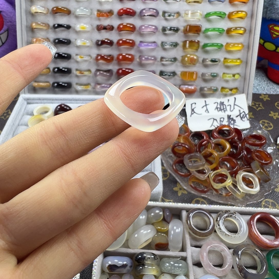 玛瑙/玉髓未镶嵌戒圈A5不退换18港18