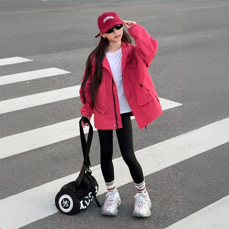 女童秋款外套2025新款儿童洋气时髦连帽外套休闲冲锋衣女大童上衣