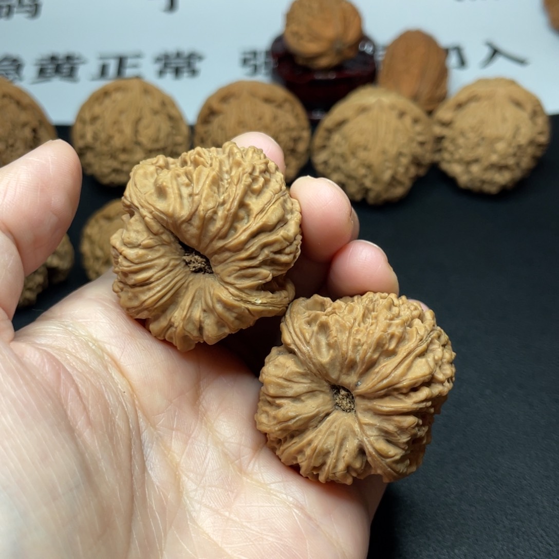 文玩核桃把件辛*南疆石