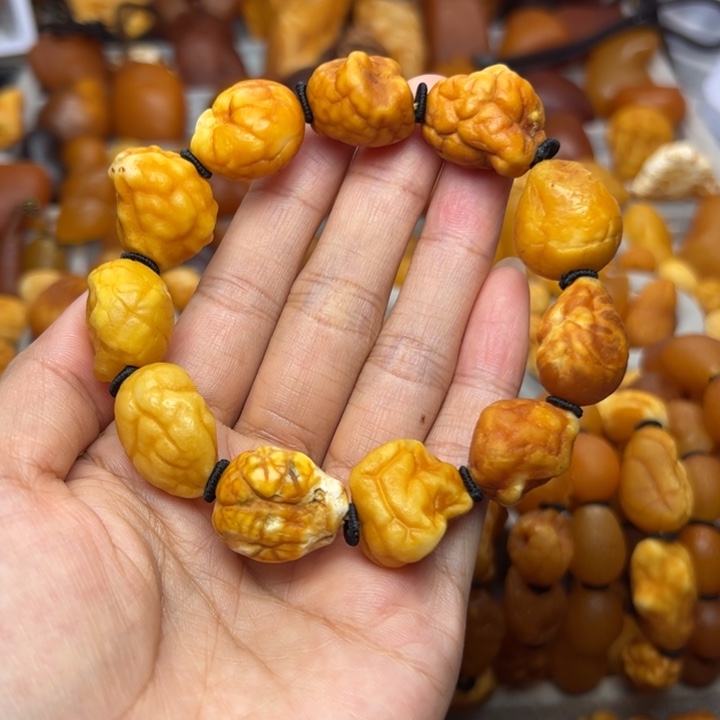 琥珀未镶嵌裸石天然蜜蜡