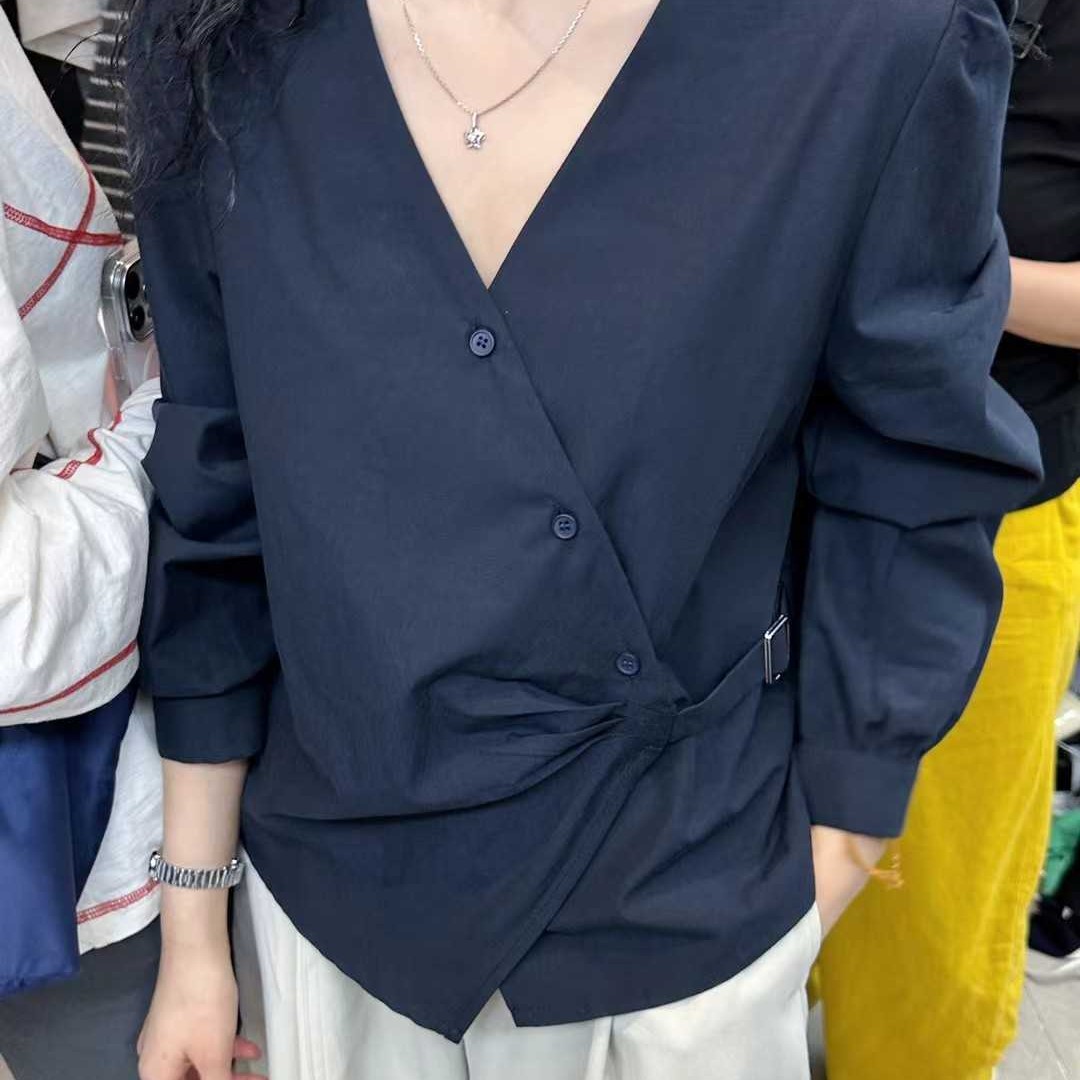 设计感爆款别致衬衫搭配质感披肩时尚上衣