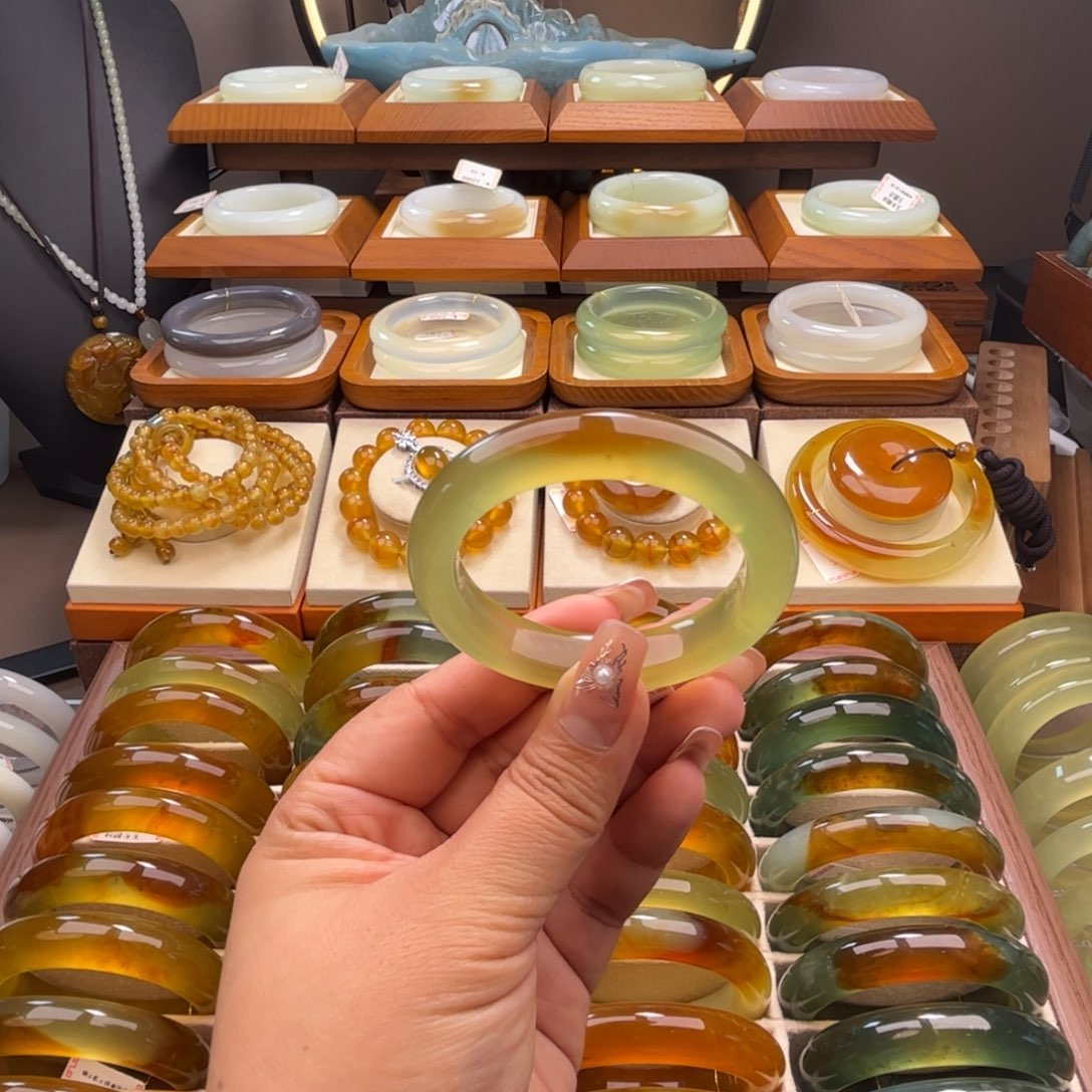 蛇纹石玉未镶嵌51-52