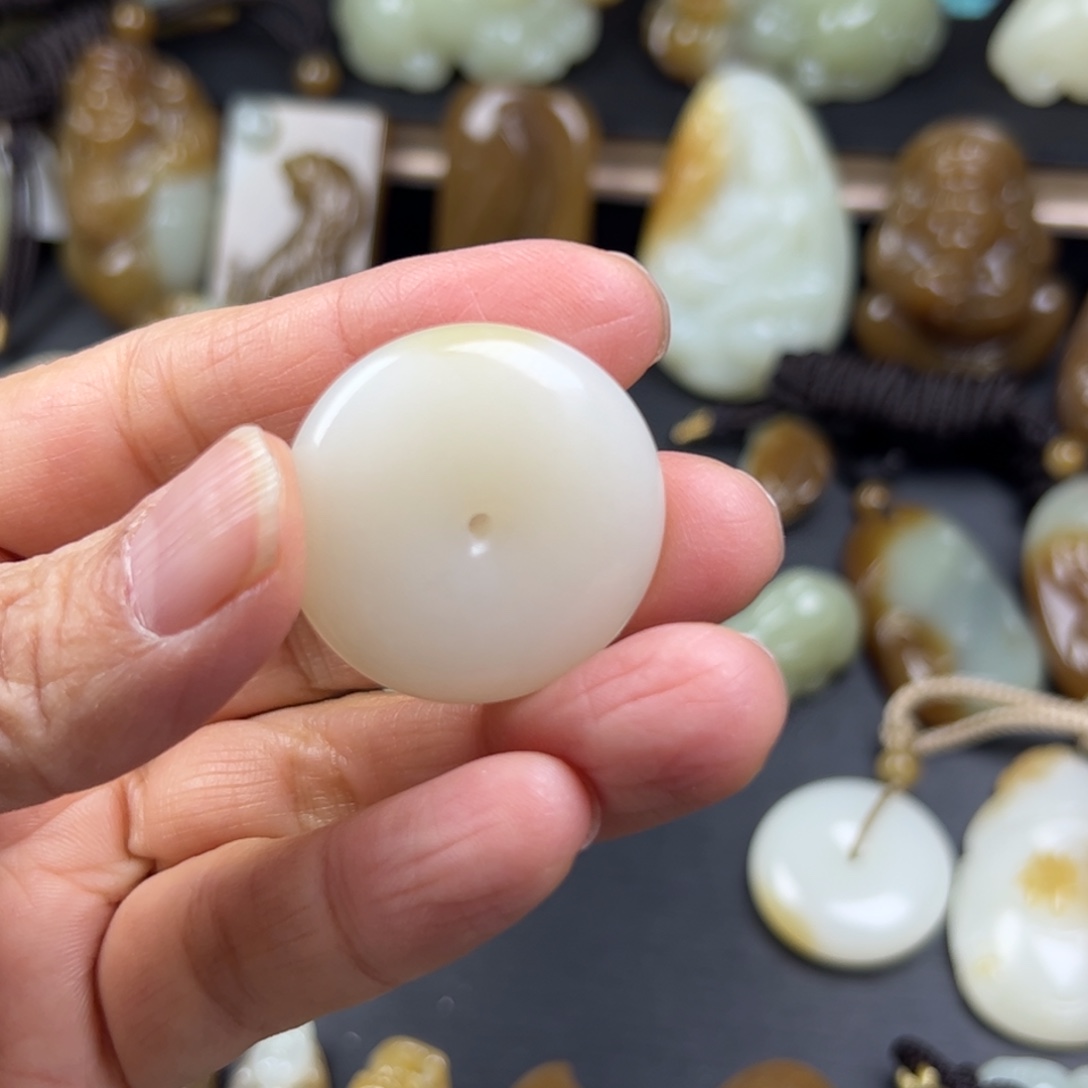 冬***阳和田玉（糖玉）未镶嵌颈饰