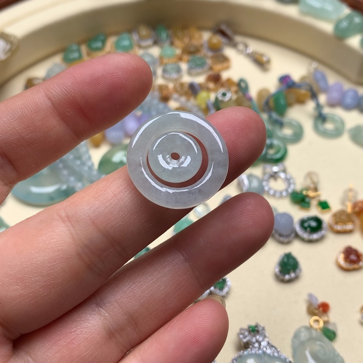 翡翠颈饰未镶嵌翡翠子母扣