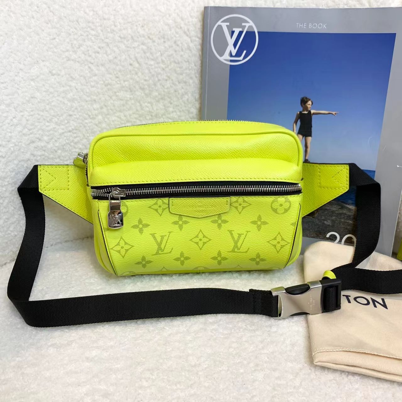 99新 LouisVuitton/路易威登 壹臻/荧光黄双层腰包 99492239