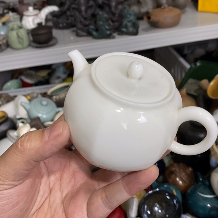 陶瓷艺术品及陶瓷壶