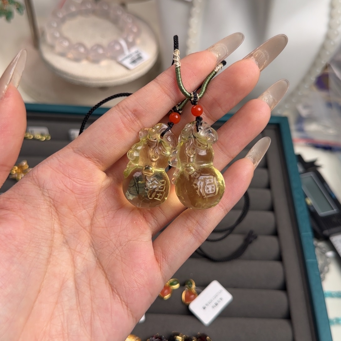 吊坠(赠链)未镶嵌黄晶葫芦多样发一