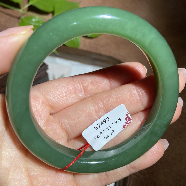 56-57天然和田玉俄料碧玉手镯粉绿正圈无瑕疵