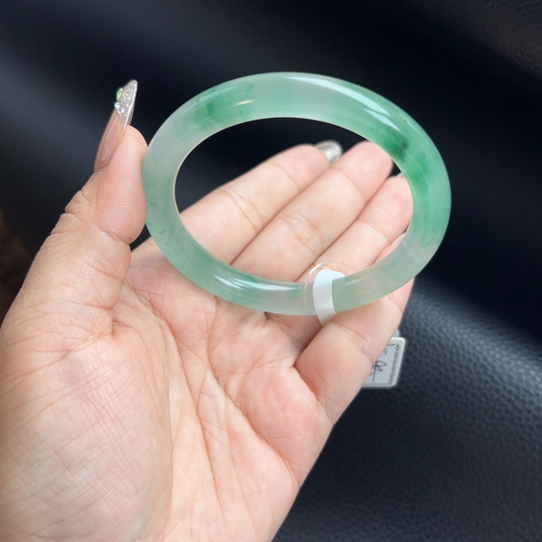 ****石英质玉未镶嵌手镯56