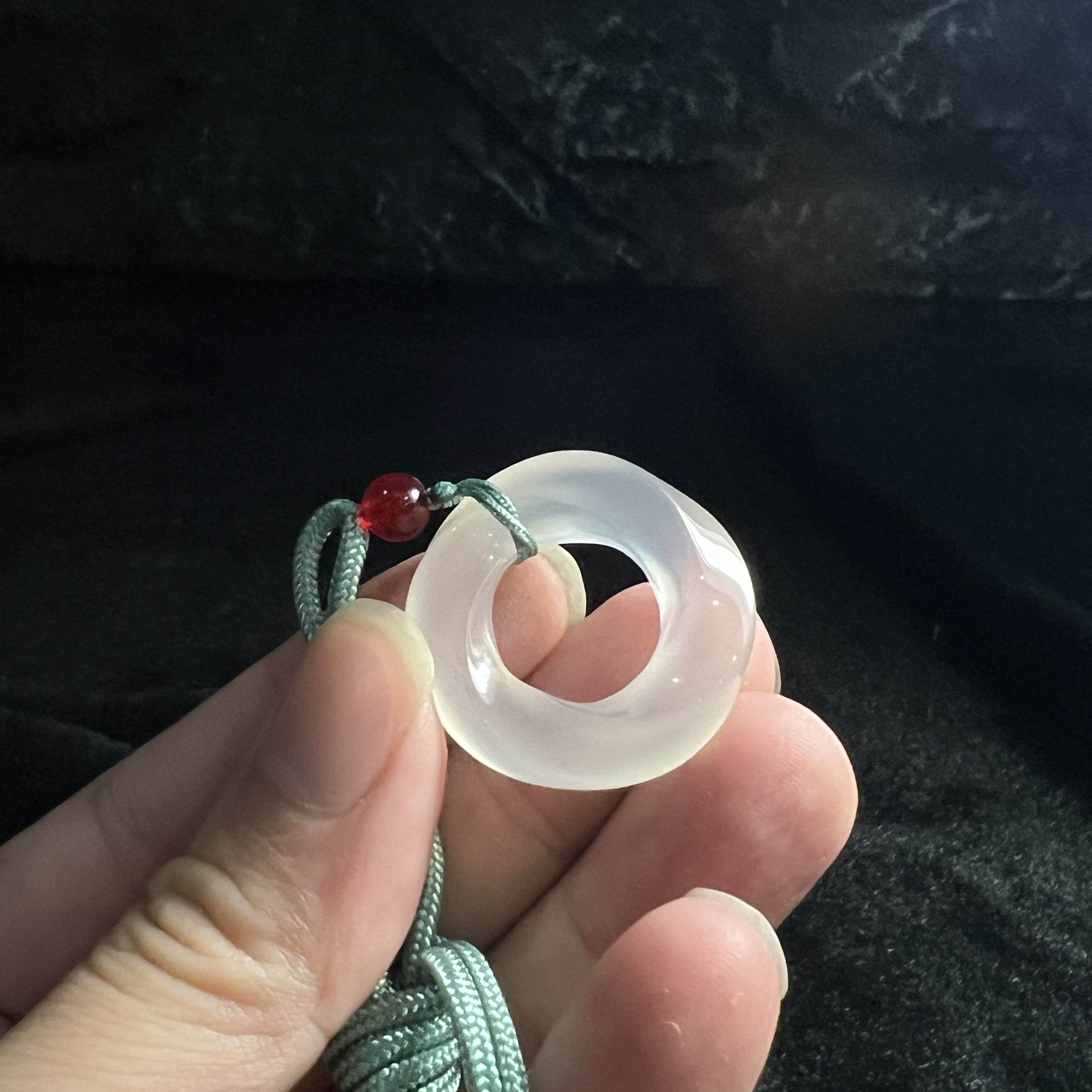 矿玉行-玛瑙白莫斯乌比圈-YS265-新人福利-模板