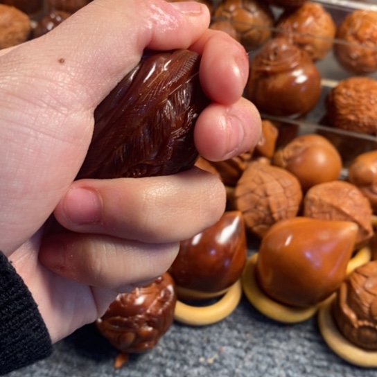 橄榄核吊坠玉华四面