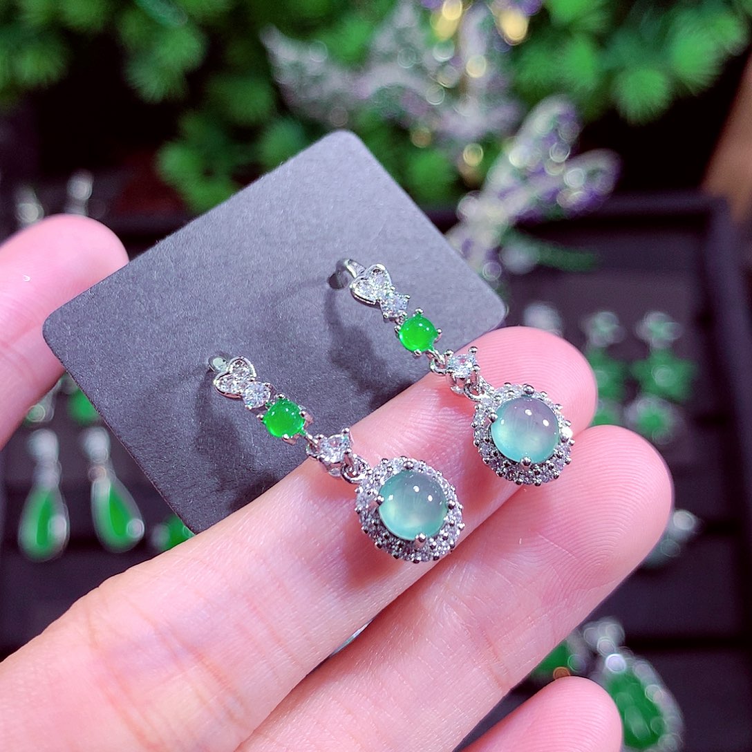 颈饰未镶嵌翡翠天然