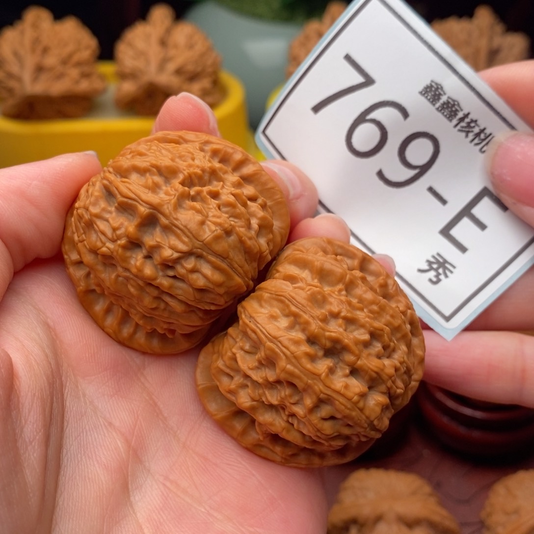 文玩核桃把件白狮39