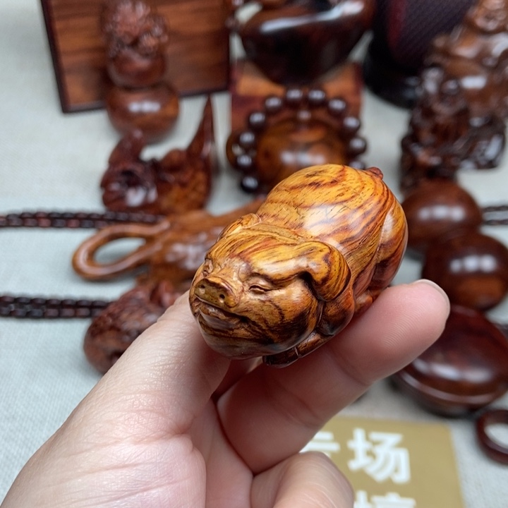 花梨木类端景台小猪