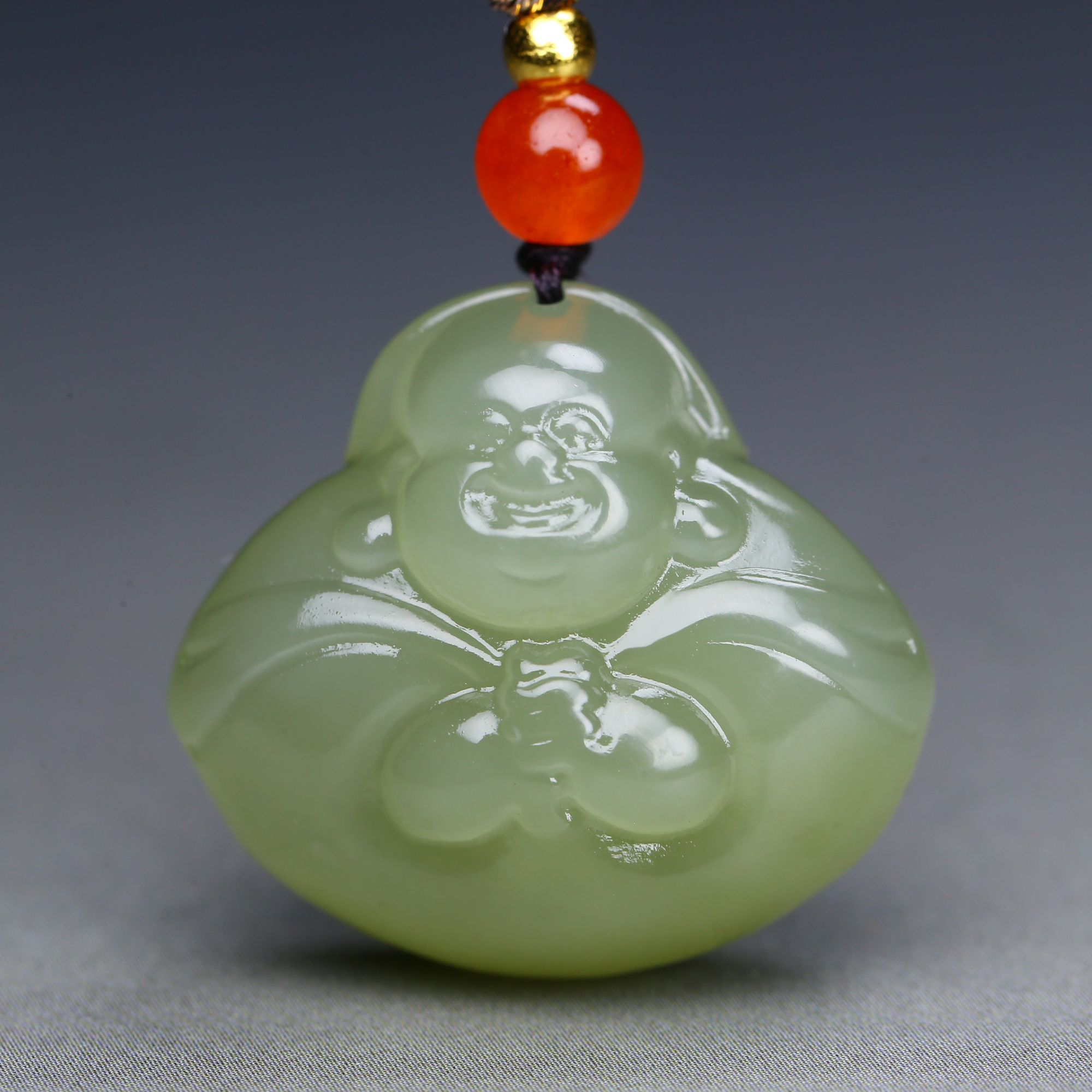 1230004和田玉抱抱佛吊坠