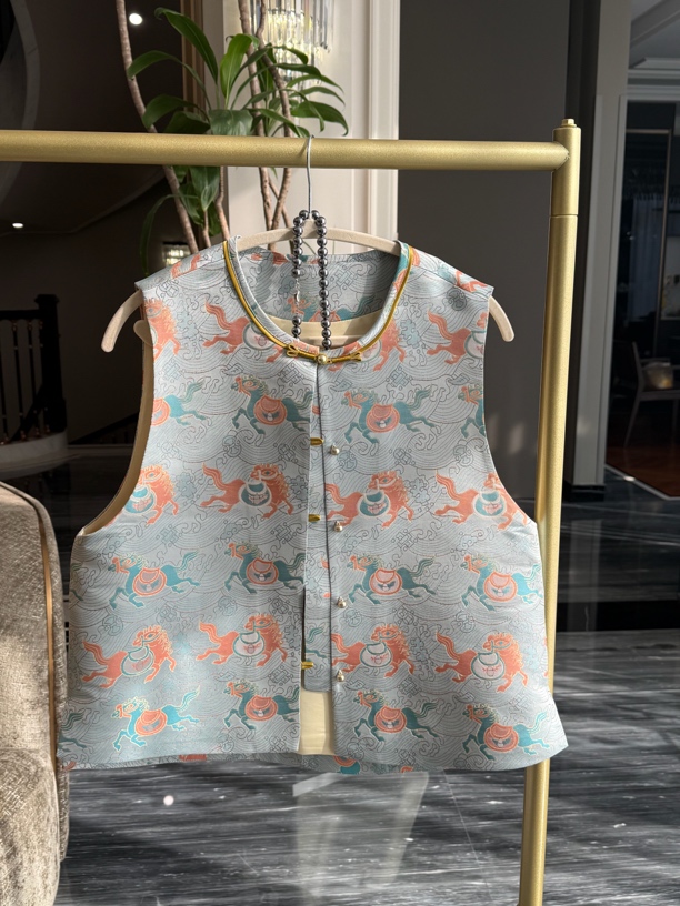 马上有钱 宋锦马甲